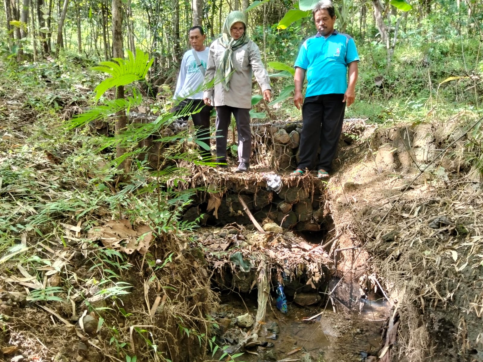EVALUASI BANGUNAN SIPIL TEKNIS  SMALL GULLY PLUG (SGP) Di KELOMPOK TANI HUTAN (KTH) ARGO MUNGGU LESTARI DESA MUNGGU KECAMATAN BUNGKAL KABUPATEN PONOROGO